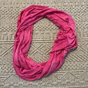 Nike waves Infinity scarf